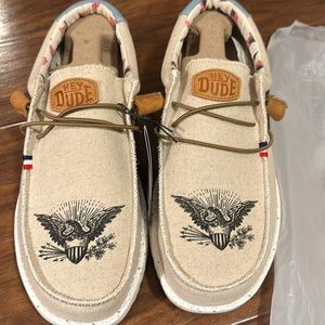 COPY - Hey Dudes , Wally Americana - men’s size 11- with original shipping bag